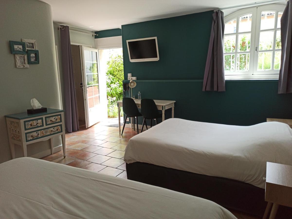 Logis Hotel Le Prince Noir Sérignac-sur-Garonne Exteriér fotografie