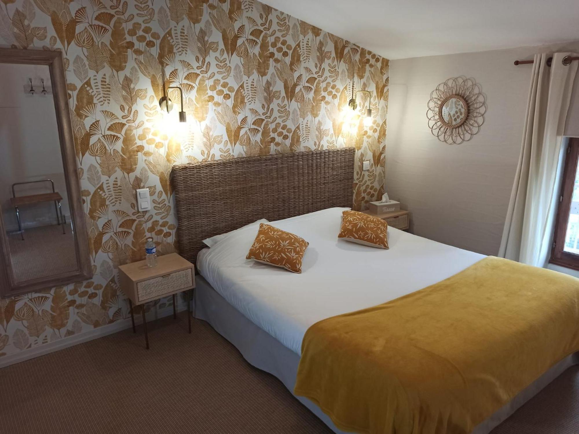 Logis Hotel Le Prince Noir Sérignac-sur-Garonne Exteriér fotografie