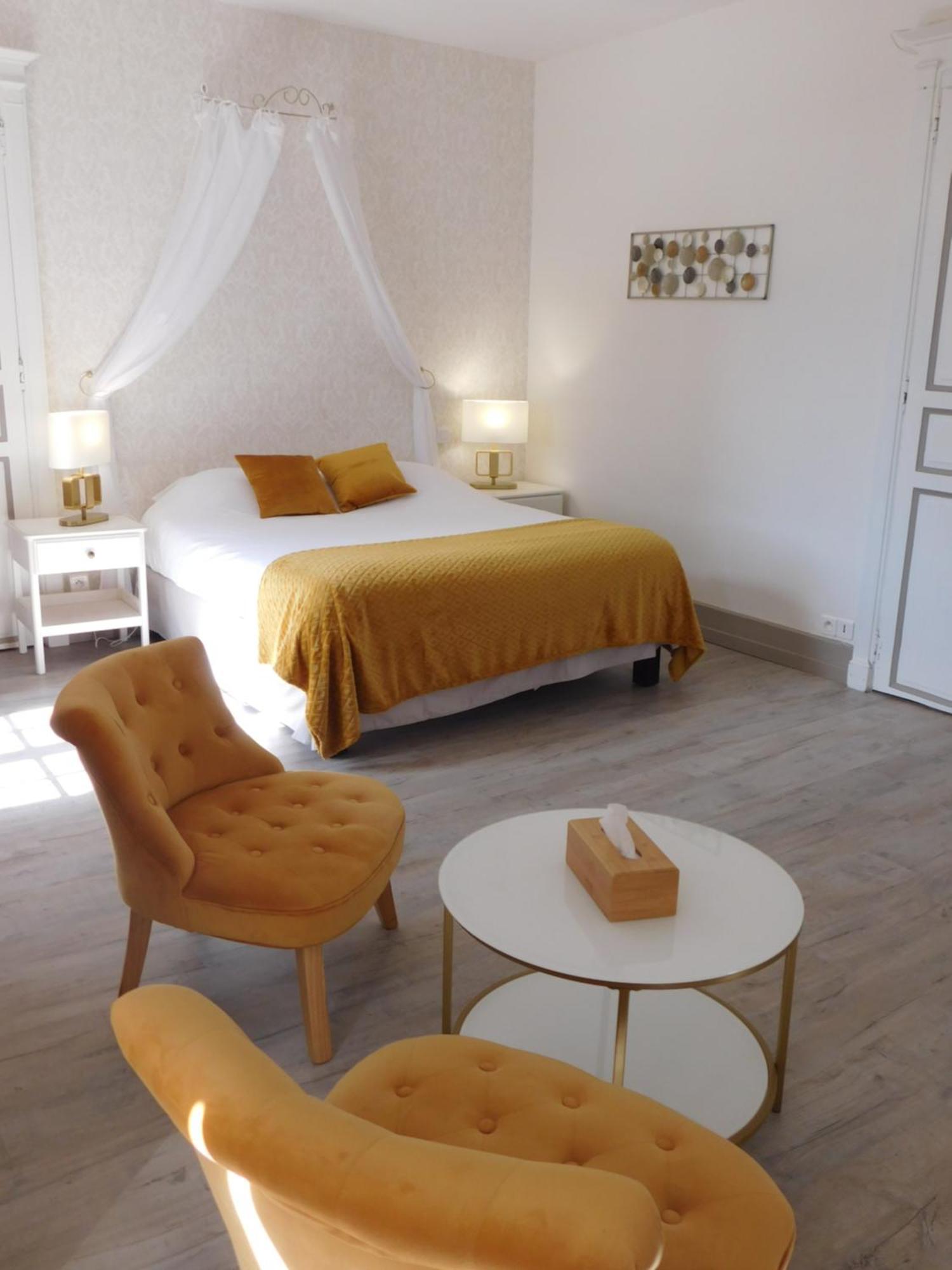 Logis Hotel Le Prince Noir Sérignac-sur-Garonne Exteriér fotografie