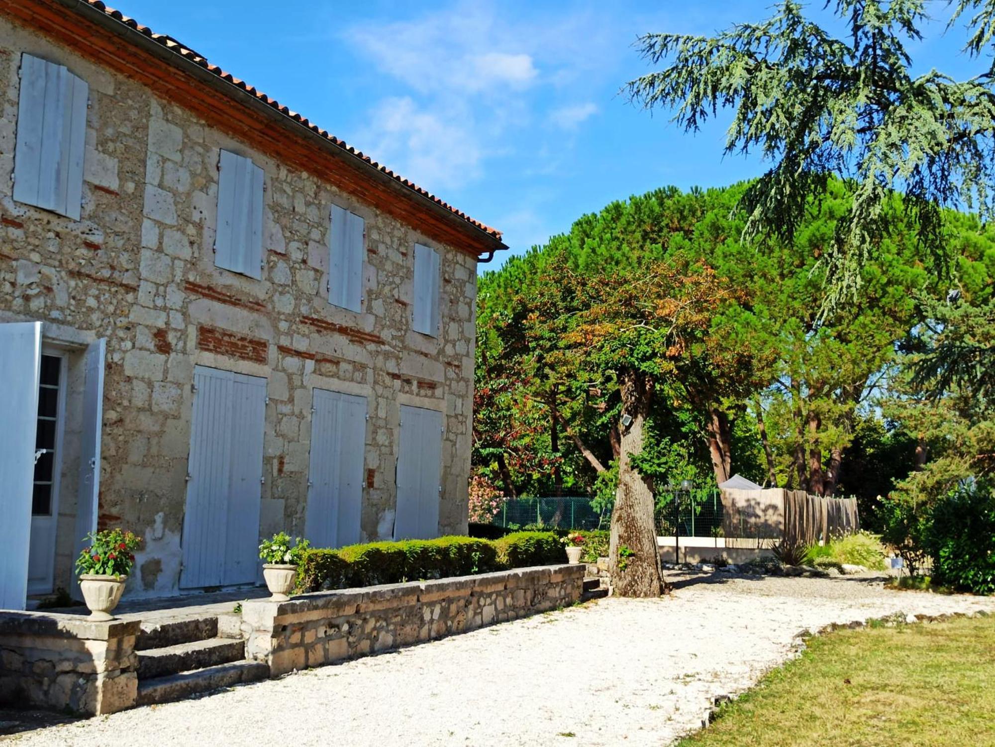 Logis Hotel Le Prince Noir Sérignac-sur-Garonne Exteriér fotografie